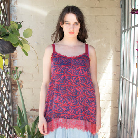 Silk Singlet – Coral (L)