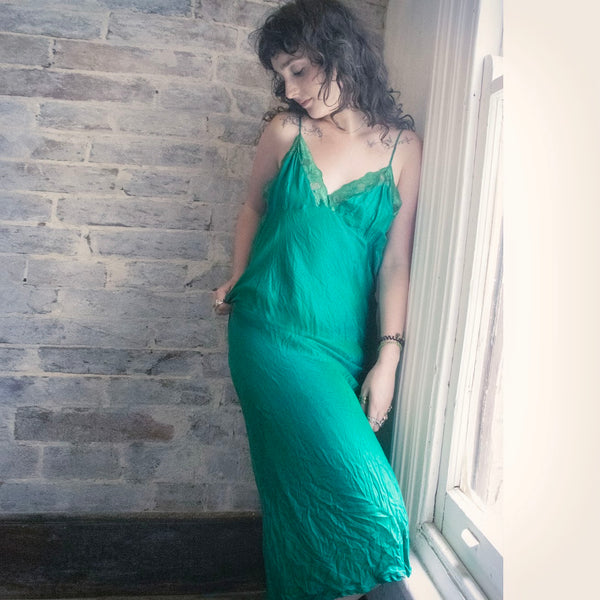 Silk Slip – Emerald