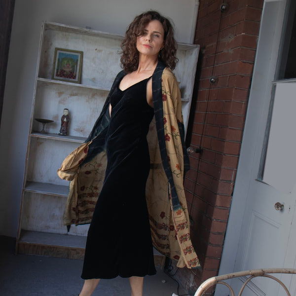 Velvet Slip – Black