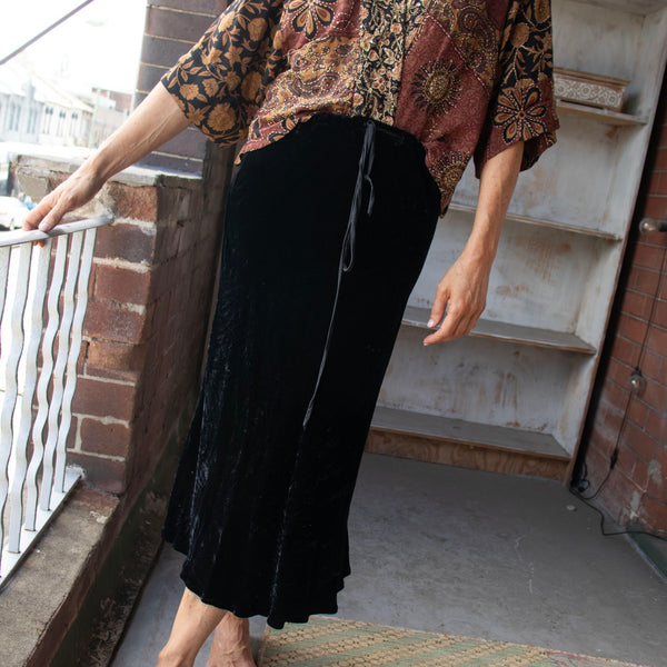 Velvet Skirt – Black