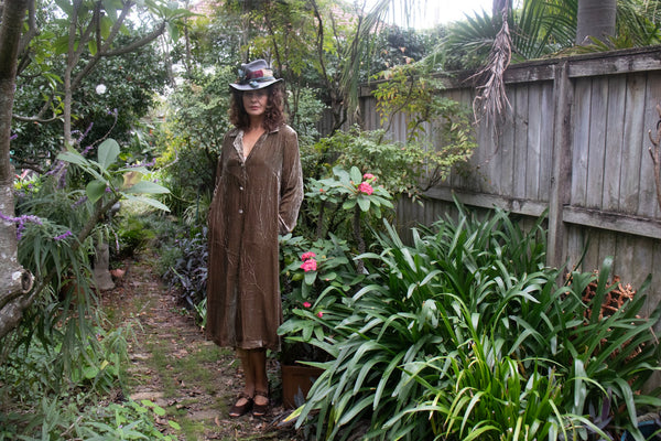 Long Velvet Jacket – Sepia (XL)